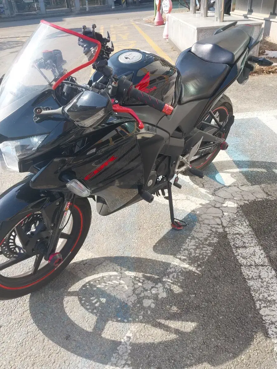 cbr125. 16년식 2만키로 (개인매물) 맥시멈풀배기